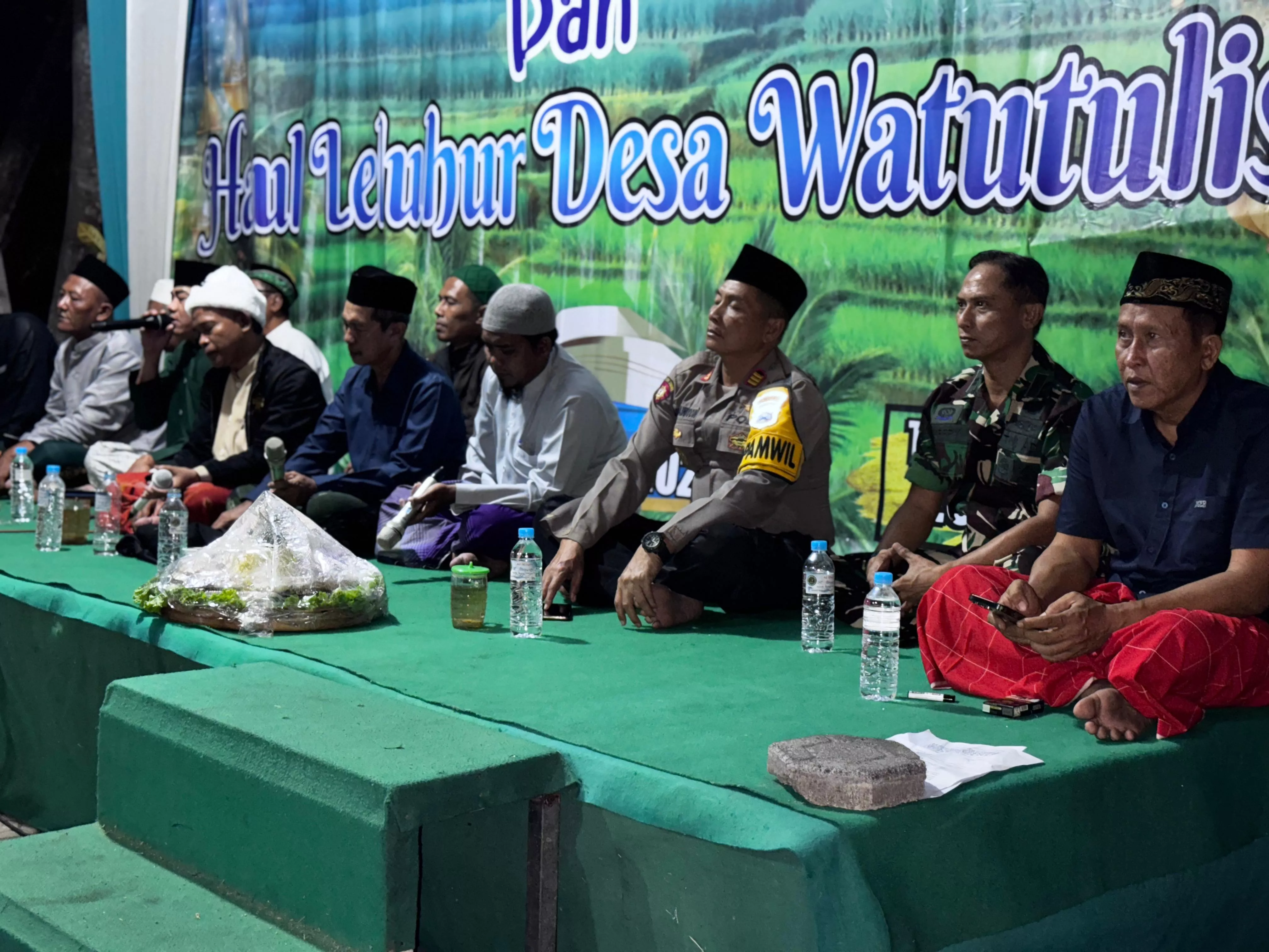 Kebersamaan dan Doa dalam Haul Auliaillah Syeikh Subakir Mbah Joyo di Desa Watutulis, Prambon