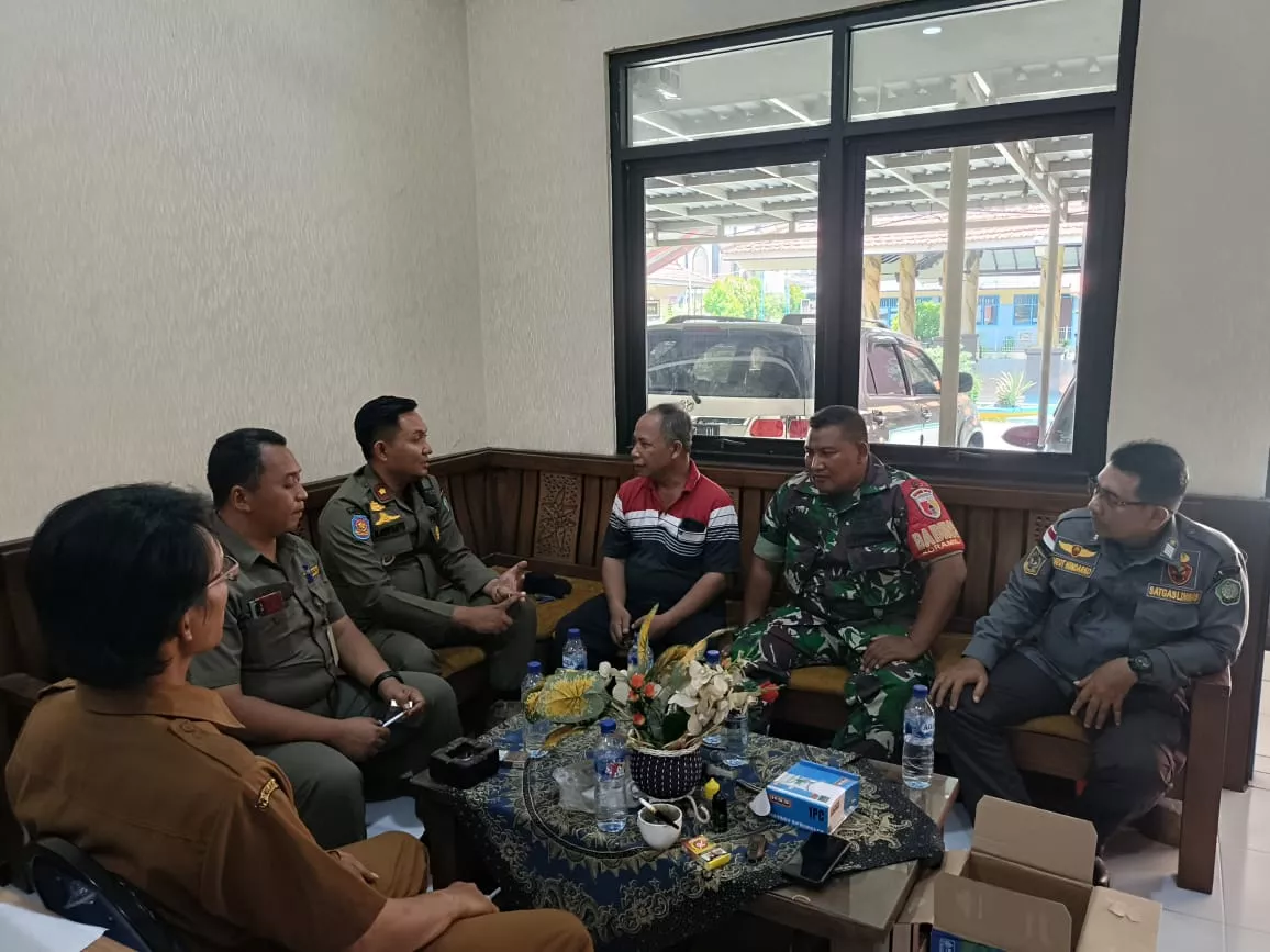 Koramil 0816/18 Sedati, Pemdes Sedati Agung, dan Satpol PP Sidoarjo Bersinergi dalam Rapat Koordinasi Penertiban Kafe Miras di Dusun Dukuh