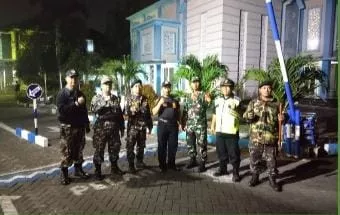 Babinsa Koramil 0816/15 Sukodono Bersinergi dengan Banser Jumputrejo: Komsos dan Patroli Wujudkan Keamanan dan Kebersamaan Warga