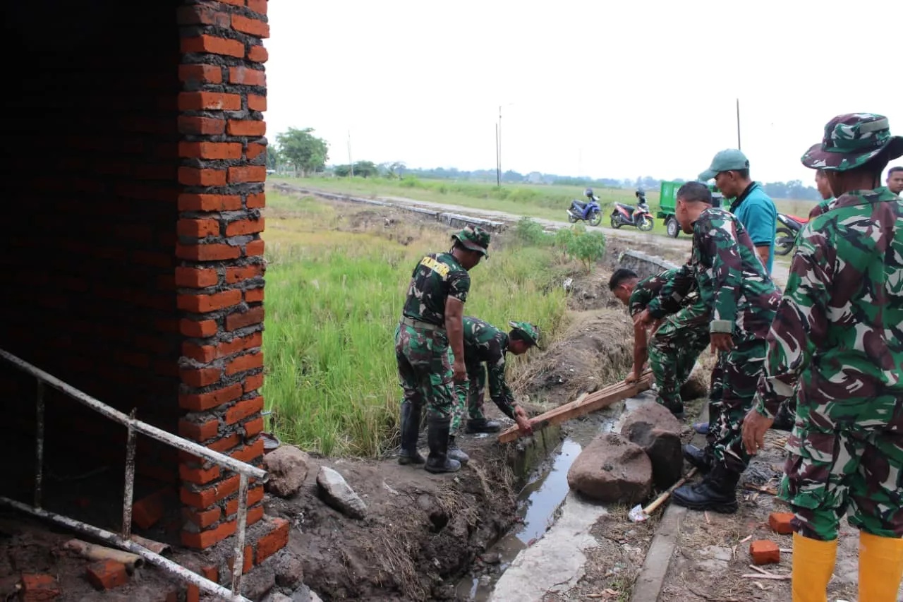 TNI dan Warga Bersatu: Sumur Bor TMMD Wujudkan Mimpi Air Lancar Untuk Petani