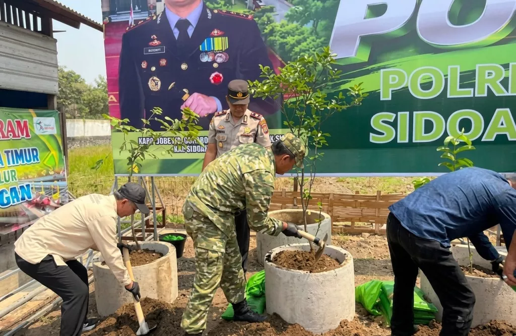 Babinsa Sukodono Dukung Gerakan Hijau untuk Masa Depan