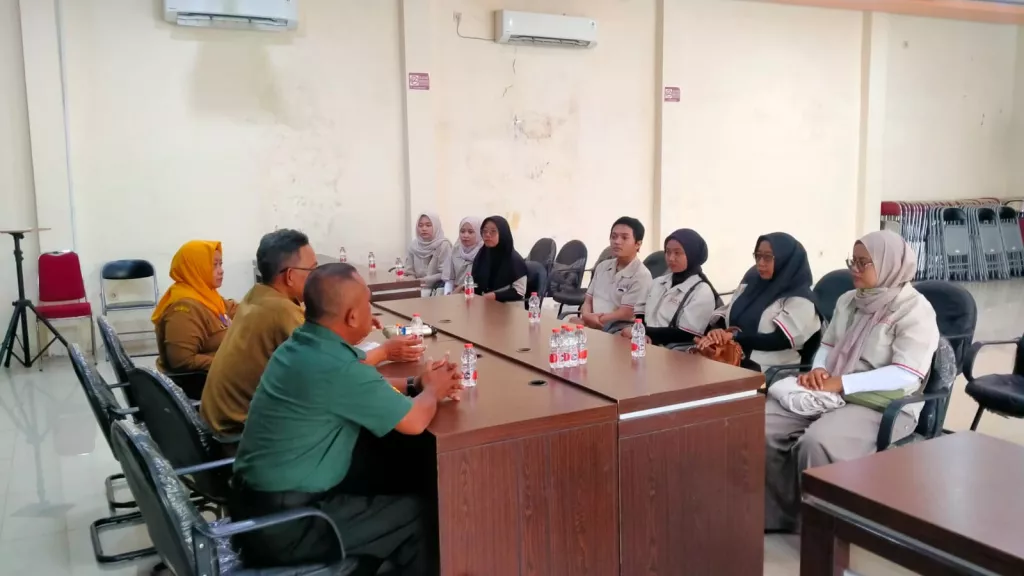 Perkuat Sinergi Pengelolaan KDKMP, Babinsa Tarik Dampingi Pertemuan Manager dan Camat