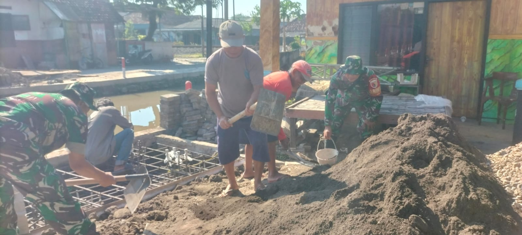 Gotong Royong Wujudkan Jembatan Perintis Garuda, Babinsa dan Warga Siapkan Pondasi Harapan