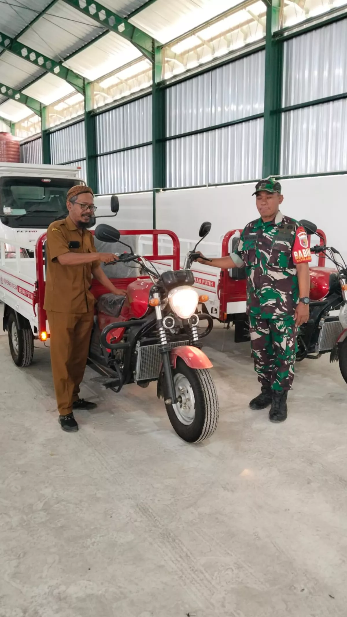 Babinsa Dampingi Pemkab Sidoarjo Pastikan Kesiapan Fasilitas Verifikasi KDKMP Banjarwungu